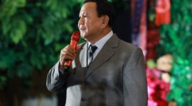 Menteri Pertahanan Prabowo Subianto menghadiri acara pernikahan Fritz Hutapea, putra Hotman Paris Hutapea dengan Chen Giovanis. (Dok. Tim Media Prabowo Subianto)