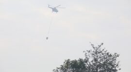 Upaya tim gabungan dalam pemadaman kebakaran hutan dan lahan di wilayah provinsi Sumatera Selatan. (Dok. BNPB) 
