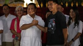 Ketua Umum Gerindra Prabowo Subianto bersama Ketua Umum Partai Solidaritas Indonesia (PSI) Kaesang Pangarep. (Dok. Tim Media Prabowo Subianto)