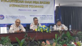 NS. Aji Martono, Ketua Umum PROPAMI, didampingi oleh Ali Hanafiah, Sekretaris Jenderal, dan Titis Sosro, Bendahara Umum, memimpin jalannya diskusi dalam sidang-sidang Pra Raker, , di Grand Kemang Hotel, Jakarta (26/11/23). (Doc.PROPAMI/Panji)