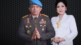 Mantan Irjen Pol Ferdy Sambo bersama istrinya Putri Candrawathi. (Instagram.com/@divpropampolri)
