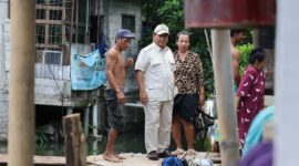 Capres nomor urut 2, Prabowo Subianto mengisi akhir tahunnya dengan blusukan ke Cilincing, Jakarta Utara.