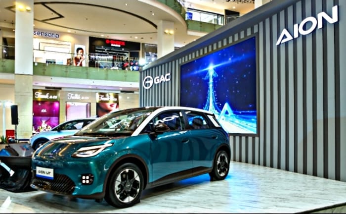 Siap-siap sambut AION UT di jalanan Indonesia! Hatchback listrik stylish, efisien, dan terjangkau. Pilihan ideal untuk mobilitas urban.